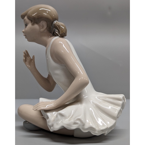 72 - Lladro Angel figuring with small crack & 3 Nao figurines