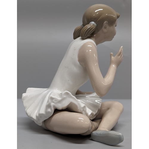 72 - Lladro Angel figuring with small crack & 3 Nao figurines