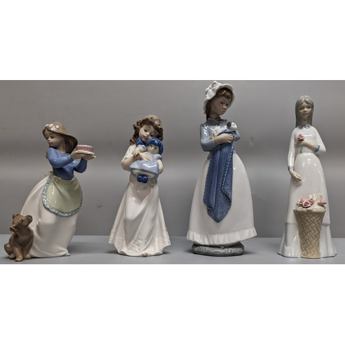 74 - 4 Nao figurines