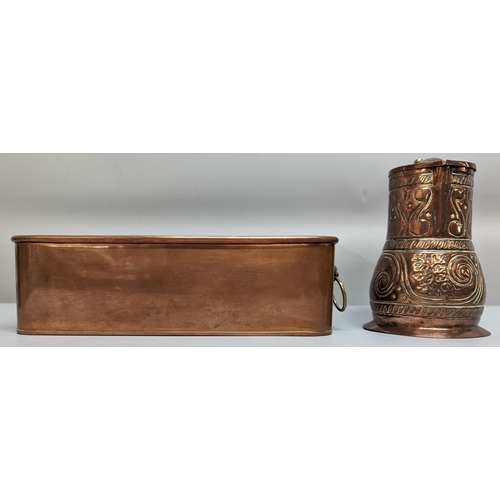 89 - Copper trough with Lion head handles and decorative lidded jug - Trough 11 x 39 x 14cm - Jug 20 x 14... 