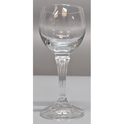 910 - Large collection of mixed glasses