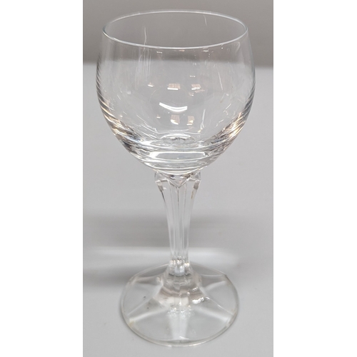 910 - Large collection of mixed glasses