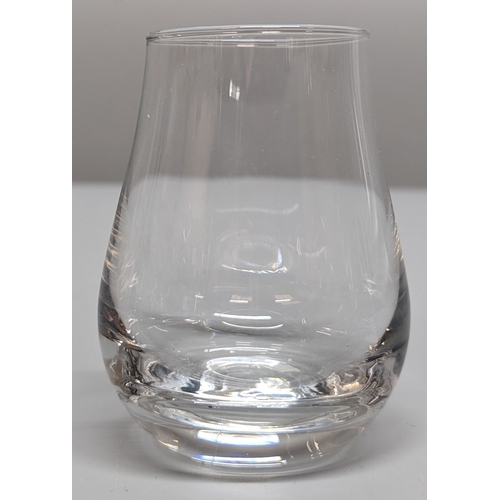 910 - Large collection of mixed glasses