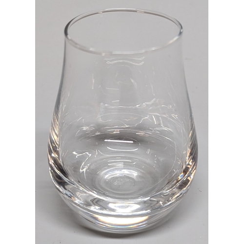 910 - Large collection of mixed glasses