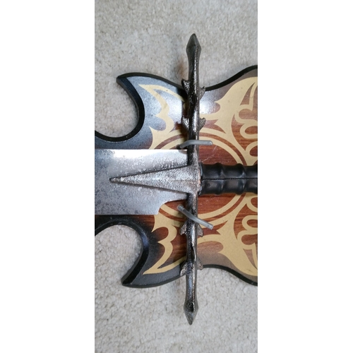 176 - Lord Of The Rings - Sword Of The Ringwraiths-United Cutlery. Blade length 53 