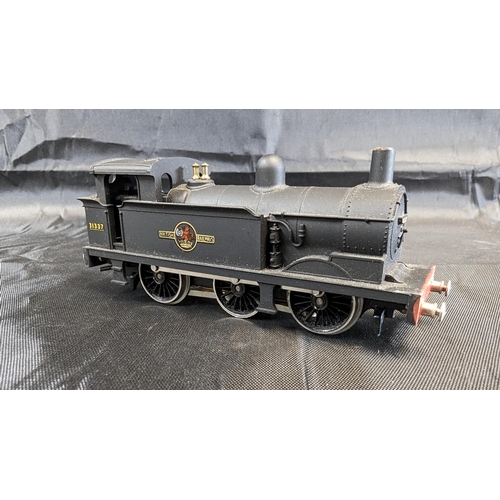 636 - 2x Wren Railways 00/H0 W2205 0-6-0 Black British Railways Locomotives (Smoke stack house rim damaged... 