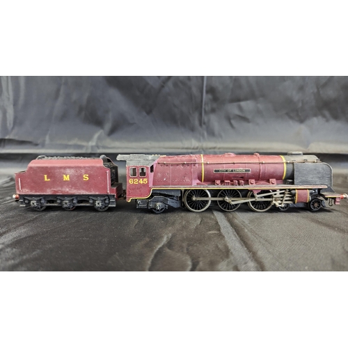 638 - A Hornby Dublo 2226 'City of London' 00 Locomotive and tender with instructions