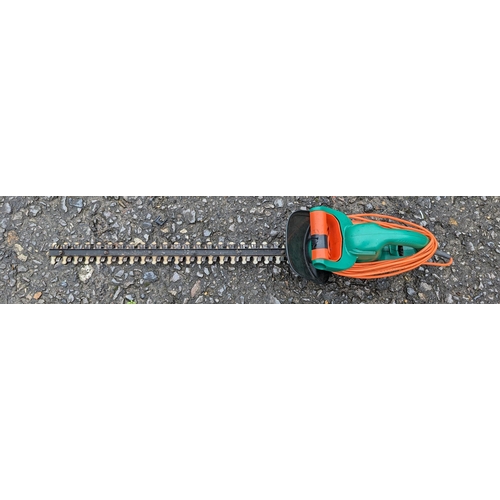 1010 - Black & Decker GT360 Hedge trimmer