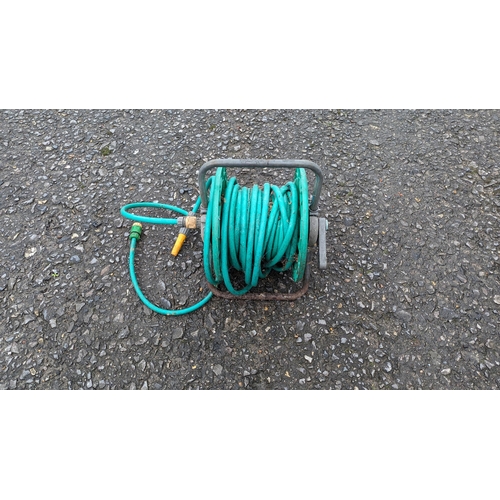 1012 - Hozelock reel and hose - missing handle