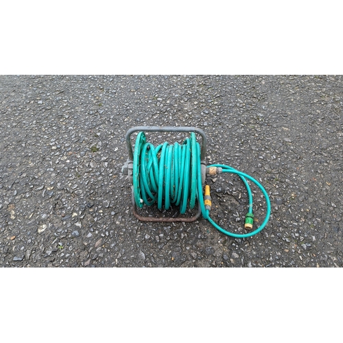 1012 - Hozelock reel and hose - missing handle