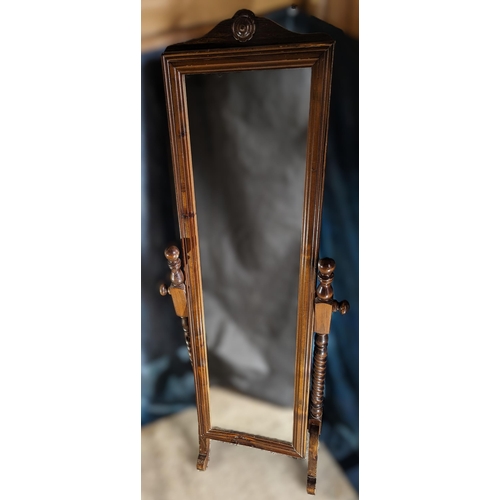 554 - Freestanding mirror with turned support - 155 x 55 x 45cm