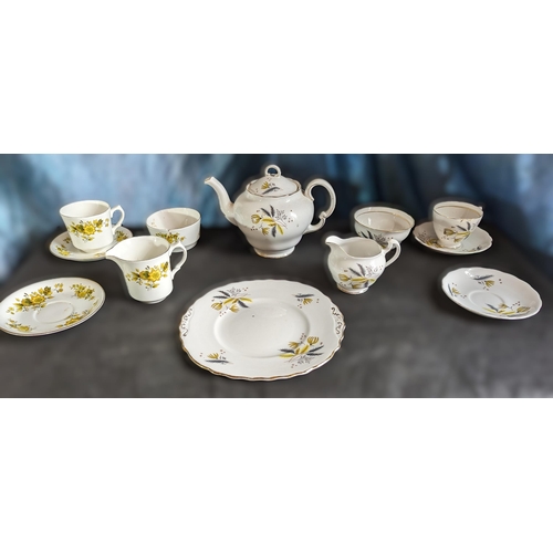 578 - Part tea service - mixed - By Colclough & Arklow