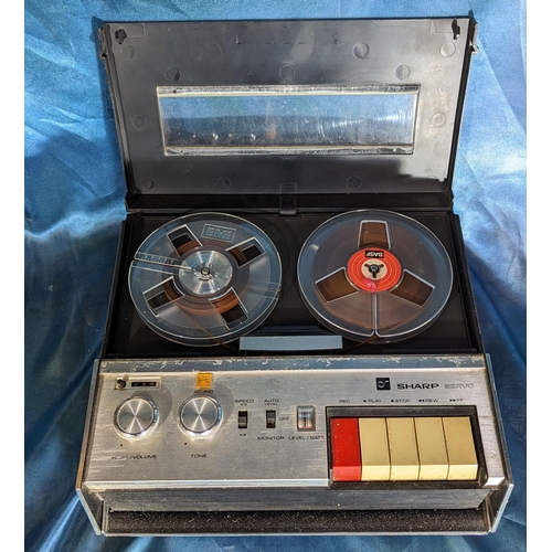 871 - Vintage Sharp RD 541E tape recorder