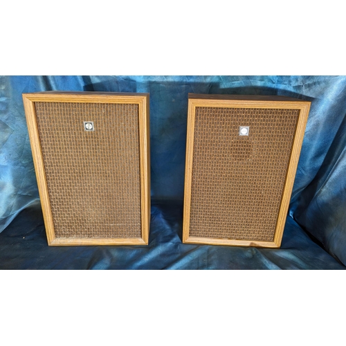 872 - A pair of Retro Sanyo speakers