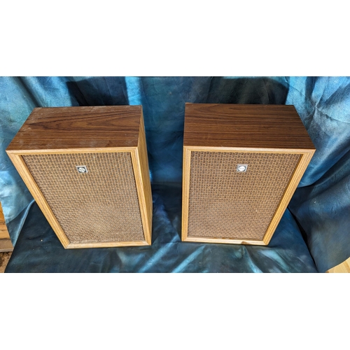 872 - A pair of Retro Sanyo speakers