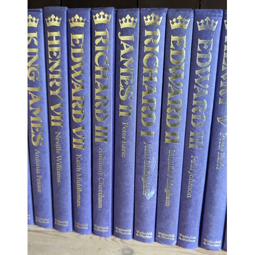 607 - The life and times of the Kings and Queens of England - 25 Volumes - Weidenfeld & Nicolsen.   From t... 