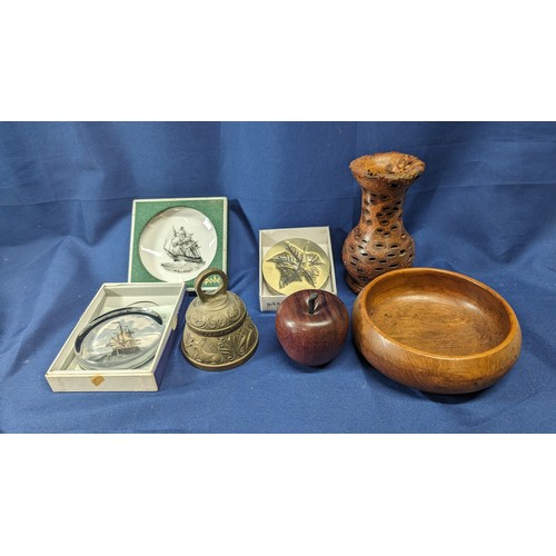 651 - A Selection of Items inc. An antique brass bell made in England - Leo X Aquila Agnus X Pelicanus - d... 