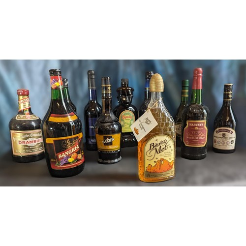 289B - Large selection of mixed Liqueurs, Sherry and much more - 12 in total