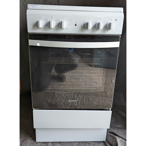 1044 - Indesit Cooker 90cm x 50cm x 65cm