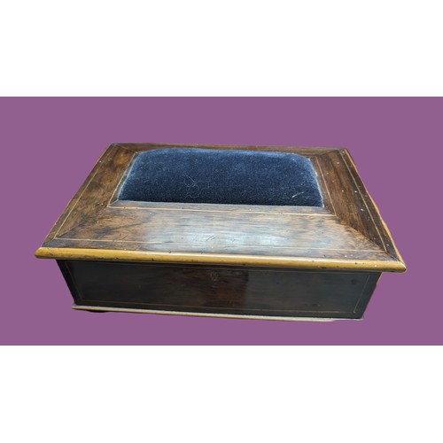 65 - An antique sewing box - 29 x 19 x 10cm