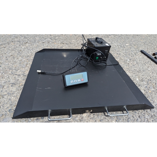 1172 - Large set of weighing scales - 300kg capacity