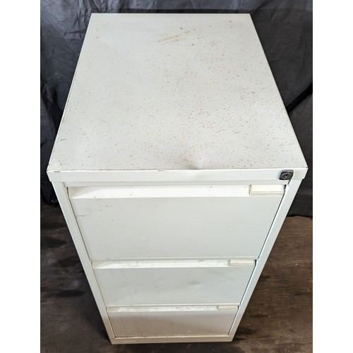 898 - Filing cabinet with 3 drawers - 102 x 47 x 62cm