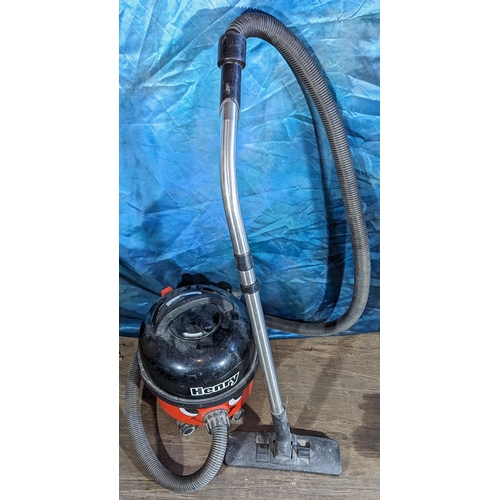 858 - Henry Hoover with one straight tube missing