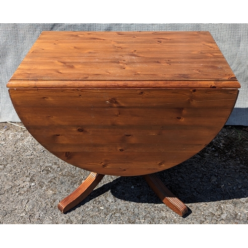 521 - Pine drop leaf table