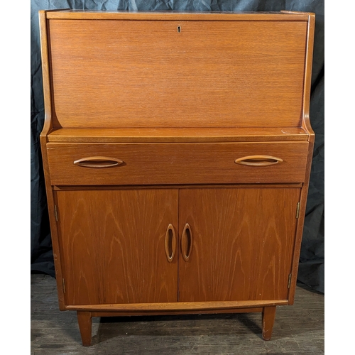 533 - Mid Century Jentique Teak Bureau - 108 x 76 x 41cm