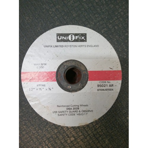 1154 - 24 x 300 Stone Cutting Discs