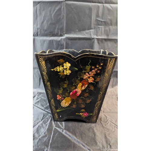 1173 - A hand painted floral wooden bin - Requires repair / regluing of one panel as pictured - possibly Co... 