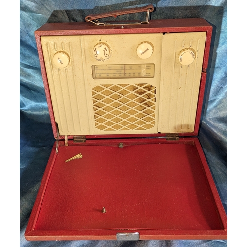 1183 - G Marconi travel radio in case