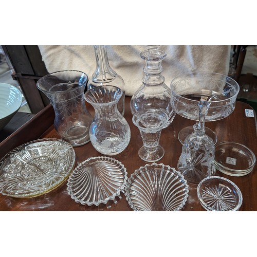 1197 - A selection of vintage crystal and etched glass items x14, including: decanters; plates' dishes and ... 