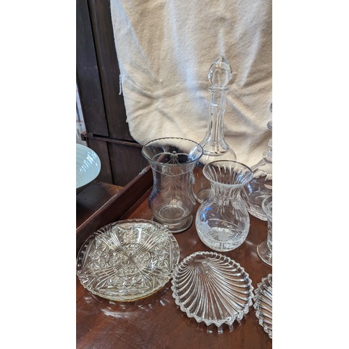 1197 - A selection of vintage crystal and etched glass items x14, including: decanters; plates' dishes and ... 