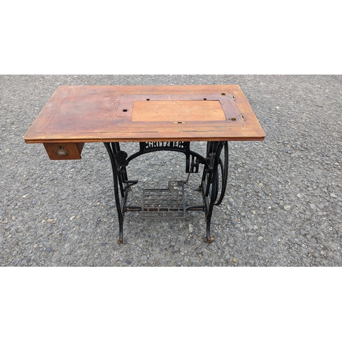 1239 - A Gritzner Treacle Sewing Machine Base