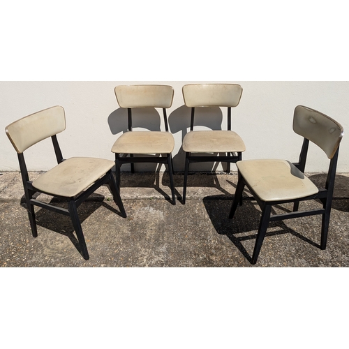 675 - Mid Century Formica Topped Gate Leg Table and 4 Chairs - 74 x 66 (closed) x 122 (open) x 76cm