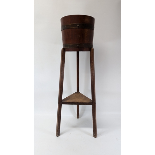 361 - Coppered Jardinière With Lower Shelf And Copper Rings - 91 x 30cm