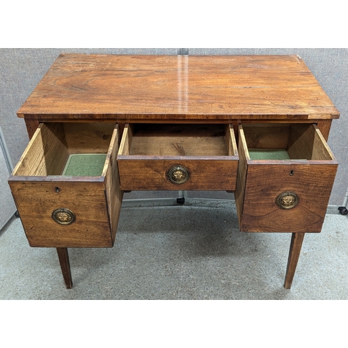 362 - Antique Georgian Desk - 70 x 92 x 51cm