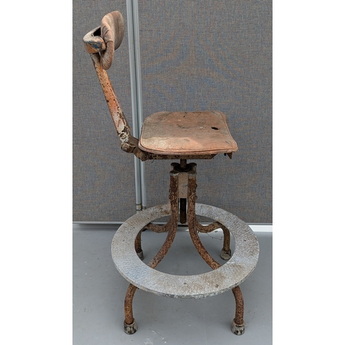 369 - Leabank Original Machinists Chair