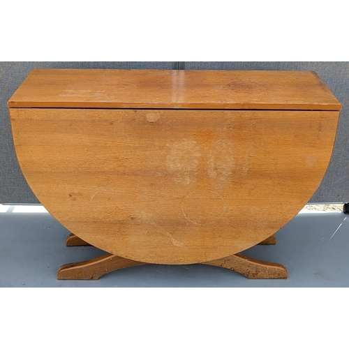 381 - Mid-Century Gate Leg Table - 73 x 32 (closed) 150 (open)  x 100cm