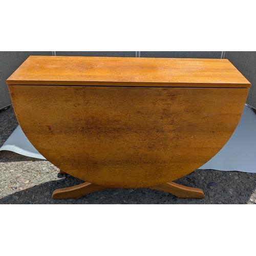 381 - Mid-Century Gate Leg Table - 73 x 32 (closed) 150 (open)  x 100cm