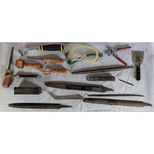 1764 - Selection Of Mixed Hand Tools In Yellow Crate