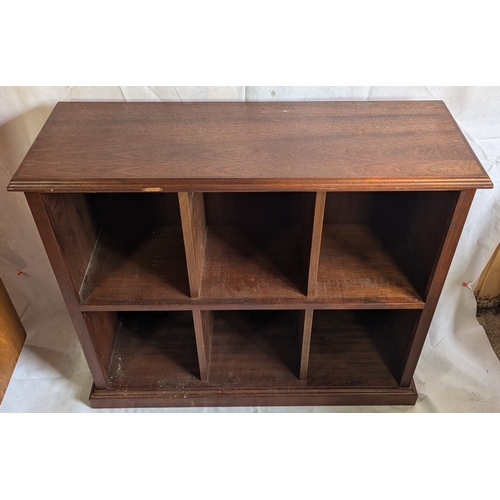 1158 - Free Standing Bookshelf  78 x 92 x 34cm