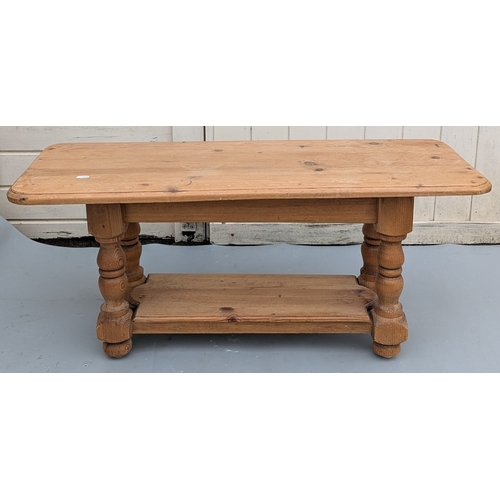 1345 - Pine Coffee Table With Turned Legs And Lower Shelf - 44 x 100 x 36cm