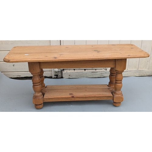 1345 - Pine Coffee Table With Turned Legs And Lower Shelf - 44 x 100 x 36cm