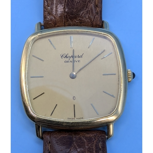 220 - A Swiss Chophard 18ct Gold Gentleman's Quartz Watch With Champagne Coloured Face - Running