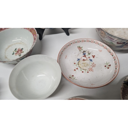 157 - A Quantity of Antique Chinese and Japanese Exportware inc. Dishes, Plates, Bowls, circa 1765 Worcest... 