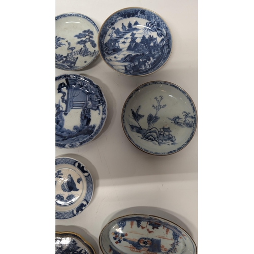 160 - A Quantity of Chinese and Japanese Exportware inc. 17th and 18th Century Small Dishes, some with Gol... 