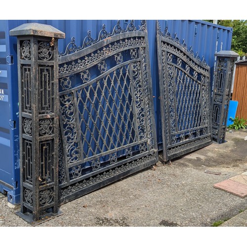 30 - A Pair of High Quality Cast Iron Estate Gates with Matching Posts.   Incredibly Intricate and Beauti... 