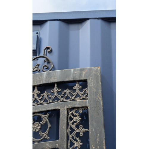 30 - A Pair of High Quality Cast Iron Estate Gates with Matching Posts.   Incredibly Intricate and Beauti... 